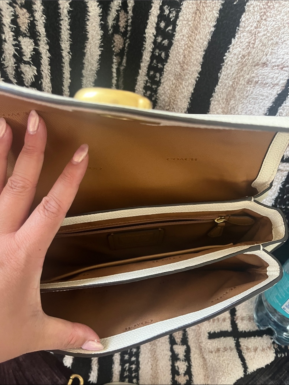 Coach Cream Leather Top-Handle Satchel with Gold Hardware - Picture 4 of 13